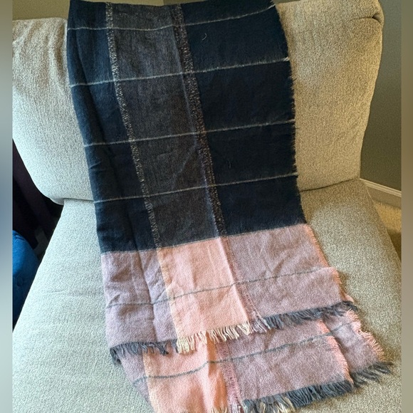 Madewell Navy and Pink Brushed Plaid Blanket Scarf - Picture 7 of 11